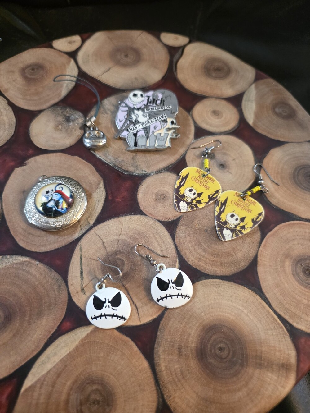 Nightmare Before Christmas Jewelry: Pin, Pendant, Earrings Set